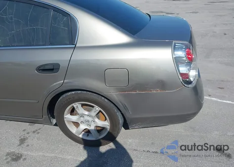 2005 Nissan Altima 2.5 S from USA, damaged, VIN 1N4AL11D75C354838